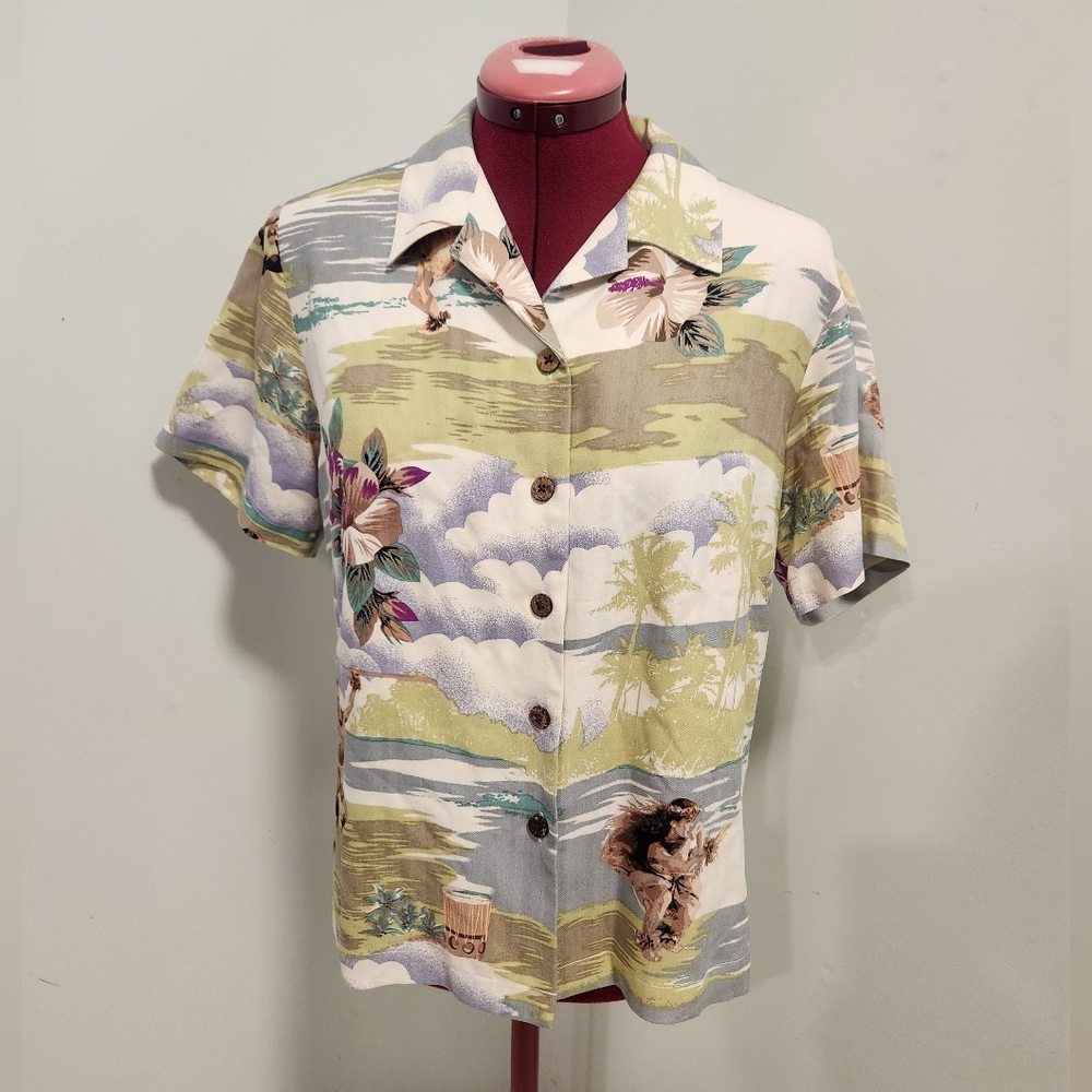 Kim Taylor Reece collection by Hilo Hattie Hawaiian print shirt